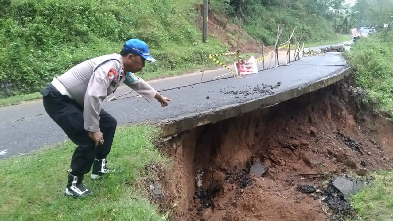 Jalan ambles di kebumen