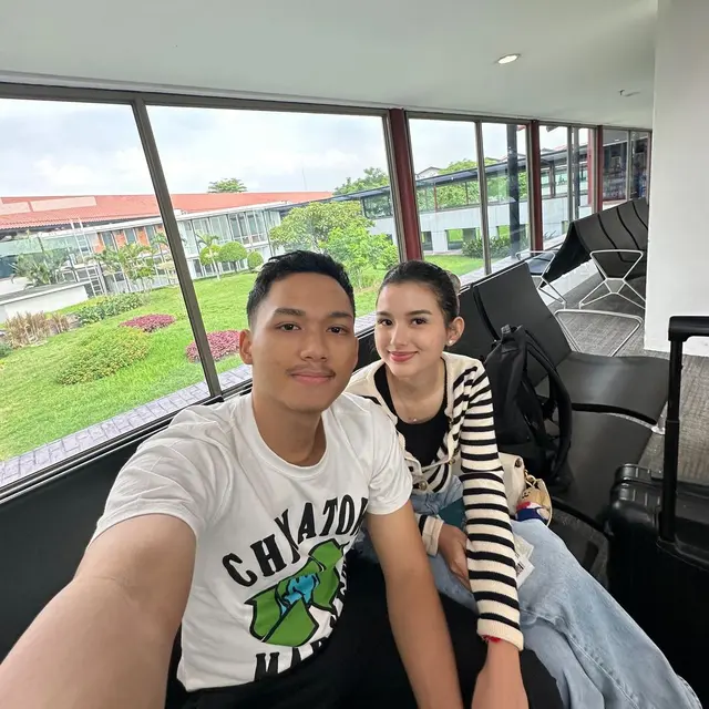 Azriel Hermansyah dan Sarah Menzel. (Foto: Dok. Instagram @azriel_hermansyah)