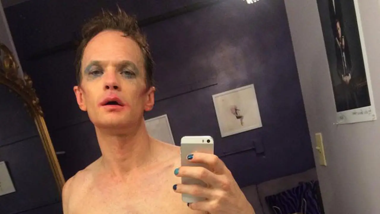 Neil Patrick Harris Pamer Foto Selfie Bugil