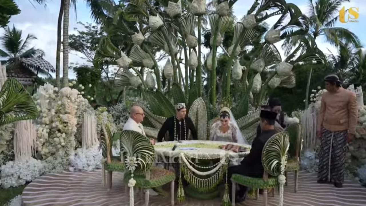Potret Akad Nikah Luna Maya & Maxime Bouttier di Bali, Raffi Ahmad dan Irwan Mussry jadi Saksi Nikah