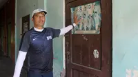 Benny van Breukelen mengenang masa di mes Arseto. (Bola.com/Romi Syahputra)