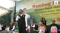 Cawapres Nomor Urut 3 Mahfud Md menghadiri kampanye akbar bertajuk Rembug Rakyat di Stadion Untung Suropati, Pasuruan, Jawa Timur, Senin (5/2/2024). (Foto: Liputan6)