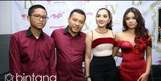 Aurel mengundang semua teman-temannya di ultahnya yang ke-17. Mantannya, Tommy pun diundang dalam hari spesial itu.