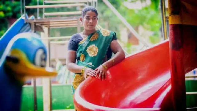 S Sumathi, salah seorang "penyewa rahim" di Chennai, India