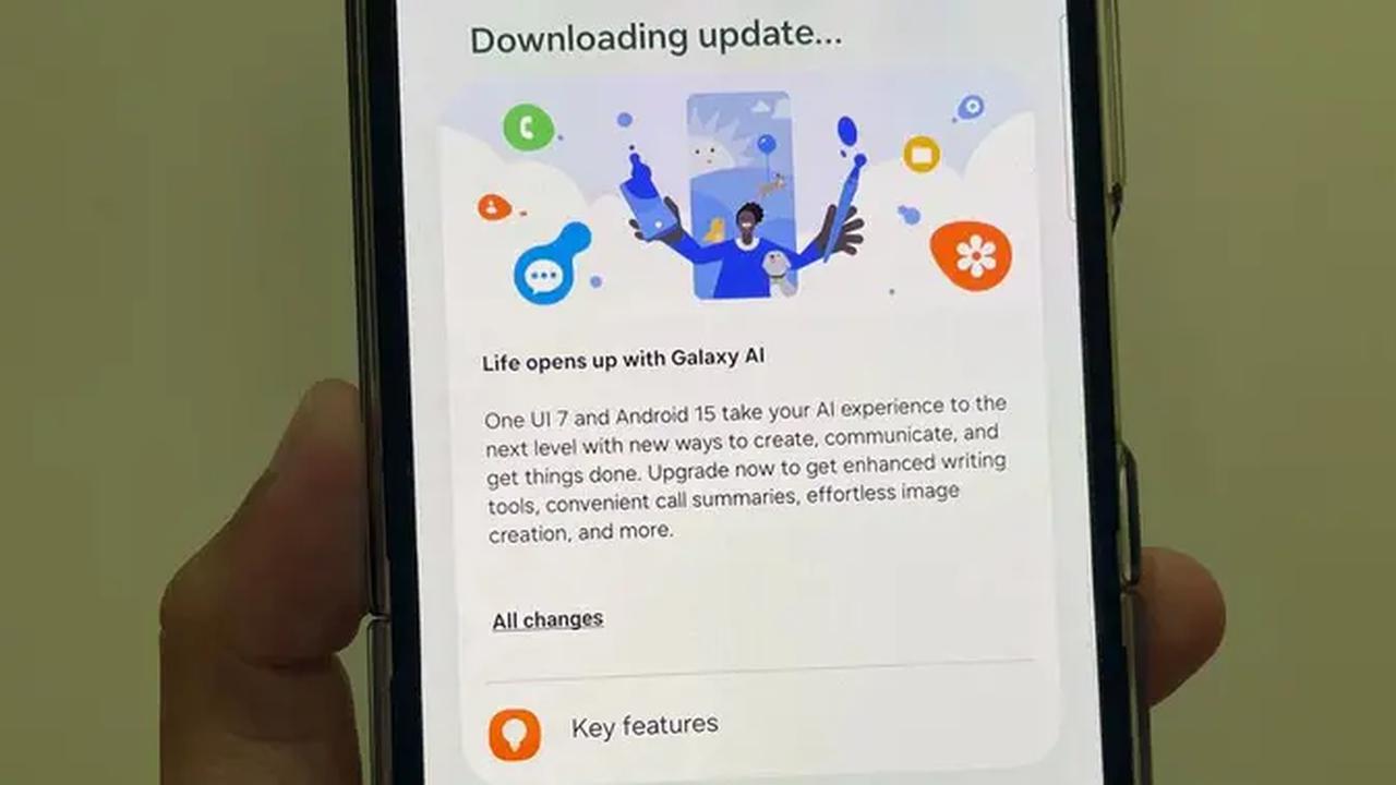 Galaxy Z Flip6 kebagian update One UI 7 yang telah lama dinantikan (Liputan6.com/ Agustin Setyo Wardani)