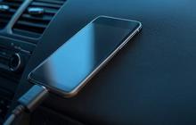 Mending Cas HP Pakai Powerbank atau di Mobil? Ini Plus Minusnya untuk Baterai