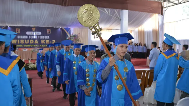 Wisuda STMIK Komputama Cilacap, Jawa Tengah, Selasa (12/12/2023). (Foto: Liputan6.com/STMIk Komputama)