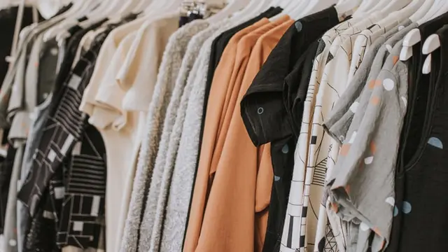 Cara Menyimpan Pakaian