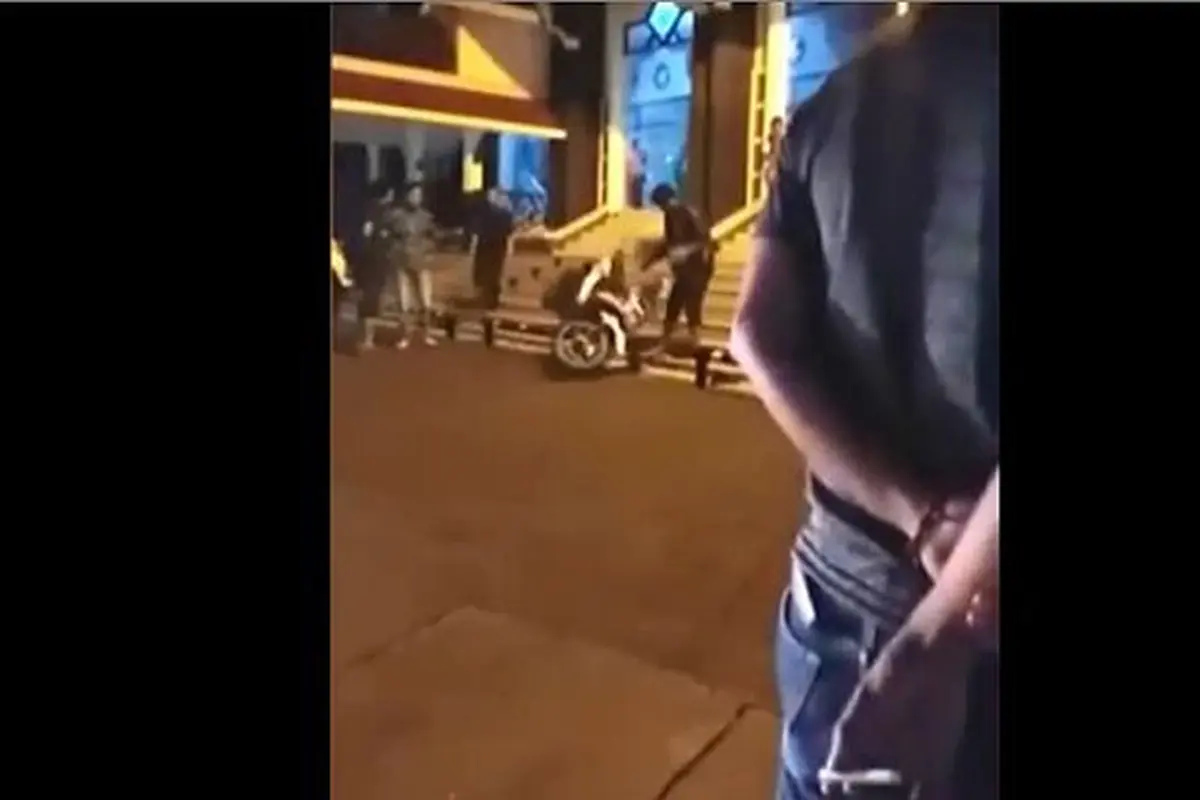 Tak Terima Ditegur Motornya Masuk Masjid, Pria Ini Mengamuk