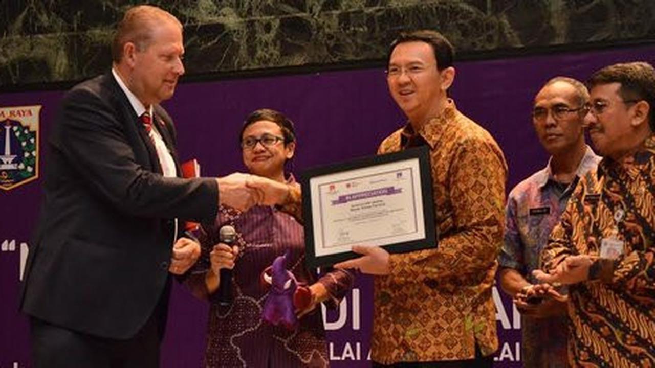 Ditegur Foke, Ahok akhirnya terbang ke Rotterdam pelajari reklamasi