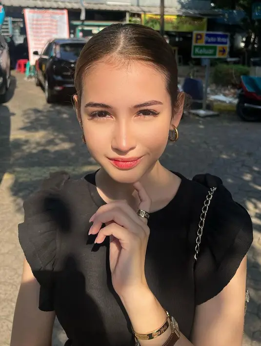 <p>[Instagram/sandrinna_11]</p>