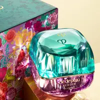 Mengangkat ilustrasi keindahan flora dan fauna, dalam ilustrasi whimsical yang imajinatif.