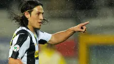 Juventus's midfielder Mauro German Camoranesi celebrates after scoring a goal during their "Serie A" football match Juventus vs Reggina at Olympic Stadium in Turin on November 29, 2008. AFP PHOTO / GIUSEPPE CACACE 