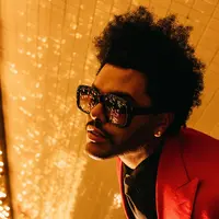 The Weeknd akhirnya bicara soal wajahnya yang diperban sebelum tampil di Super Bowl.