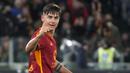 Pemain AS Roma, Paulo Dybala melakukan selebrasi setelah mencetak gol ke gawang Torino pada laga lanjutan Liga Italia 2023/2024 di Olympic Stadium, Roma, Italia, Selasa, (27/02/2024) dini hari WIB. (AP Photo/Gregorio Borgia)