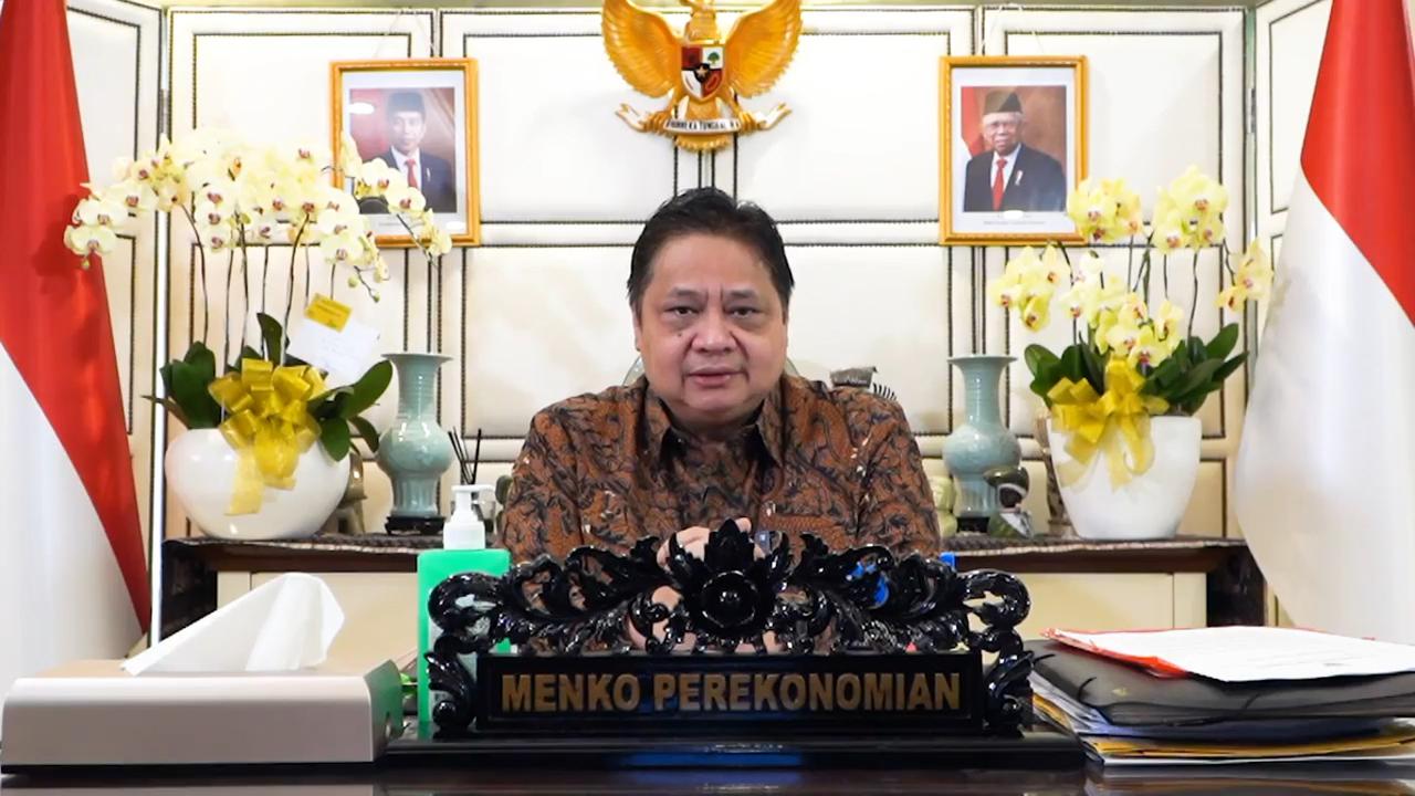 Menteri Koordinator Bidang Perekonomian Airlangga Hartarto dalam acara SUMMIT Universitas Dian Nuswantoro dengan tema “The Evolution of Indonesia's Economic Industry when the PPKM Level Decreases, The Covid-19 Pandemic” secara virtual, Jumat (20/5/2022).