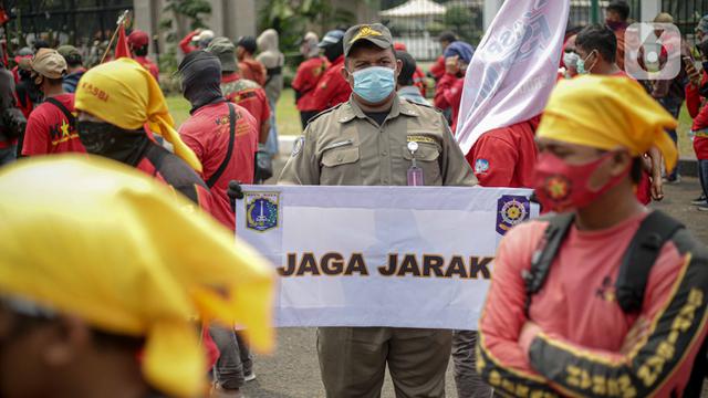Imbauan Protokol Kesehatan di Tengah Unjuk Rasa Buruh
