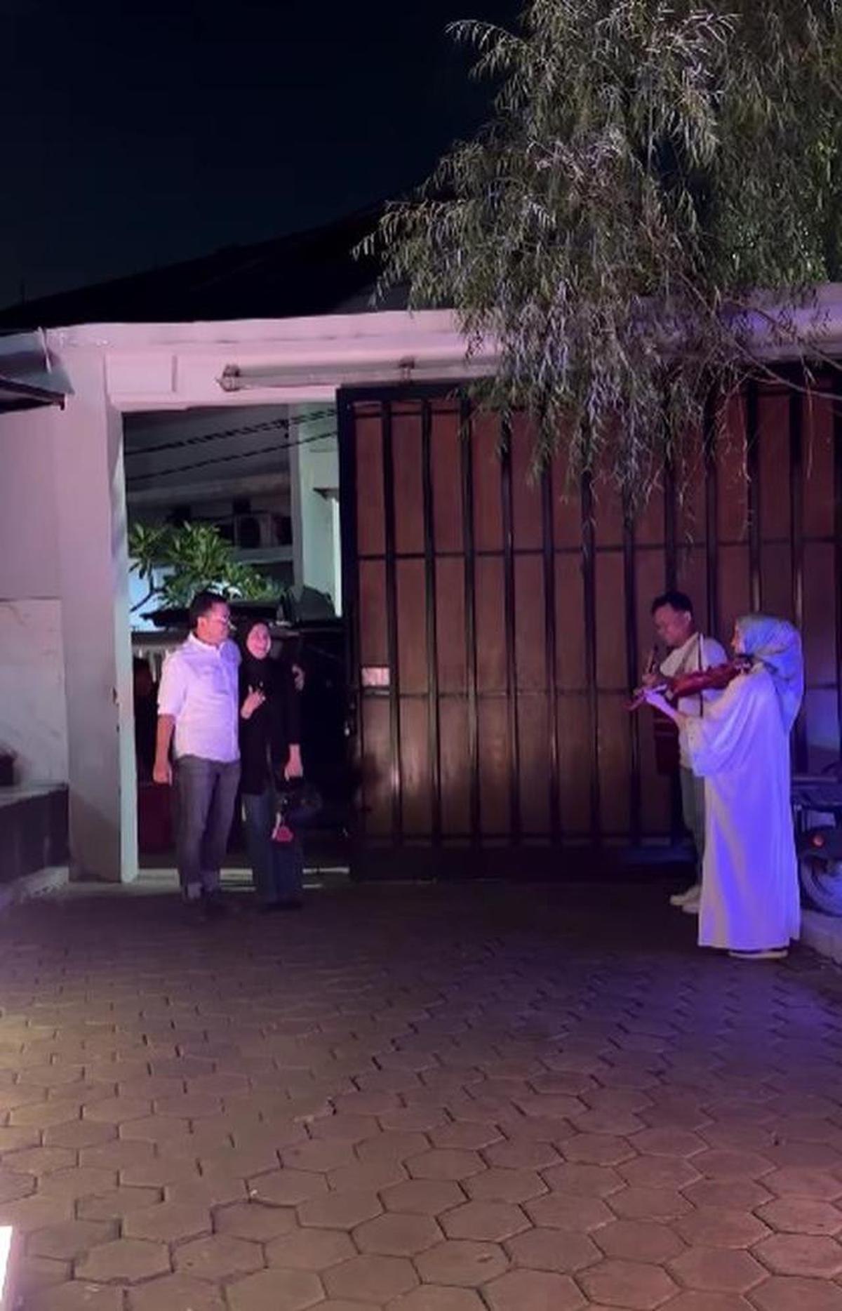 14 Potret Halaman Rumah Irish Bella dan Haldy Sabri, Estetik Bak Resort Pribadi