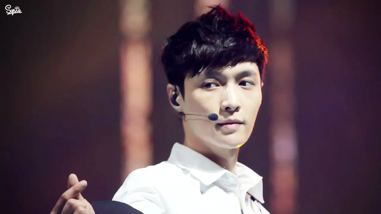 Lay EXO