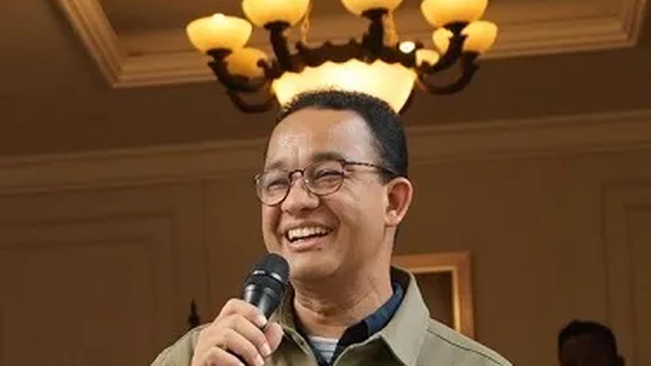 Pada tahun 2004, Anies telah menuntaskan pasca sarjananya dan sempat bekerja sebagai manajer riset di IPC, Inc. Chicago, sebuah asosiasi perusahaan elektronik sedunia. <br>