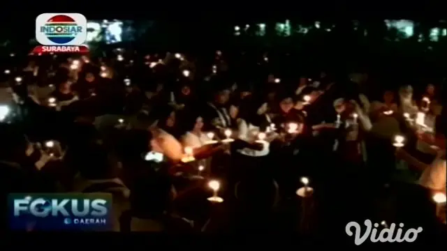Hari Pencegahan Bunuh Diri seluruh dunia diperingati mahasiswa dan dosen dengan menyalakan 1.000 lilin di halaman Fakultas Kedokteran Universitas Airlangga Surabaya.