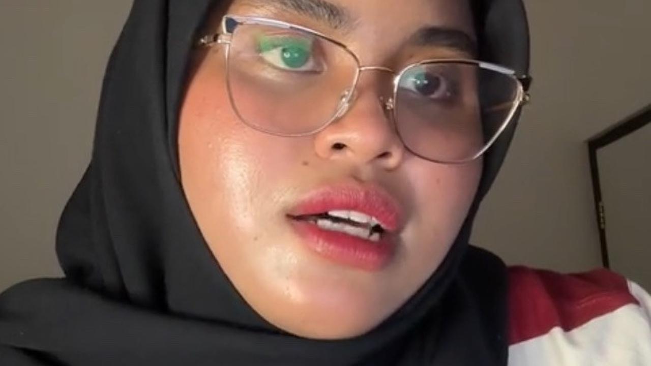 Nabila memiliki suara bass seperti laki-laki sejak lahir. Ketika ditanya penyebabnya Nabila tak begitu tahu. Namun ia menyetujui jika ada yang menduga suara itu didapatnya karena kondisi hormonal.