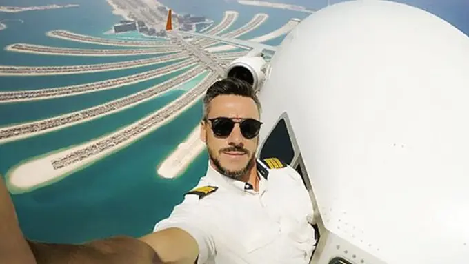 Foto selfie di pesawat/copyright Daniel Centeno/instagram.com/pilotganso