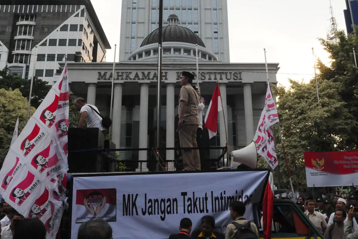Anggap Pilpres Curang, Pendukung Prabowo Serbu MK