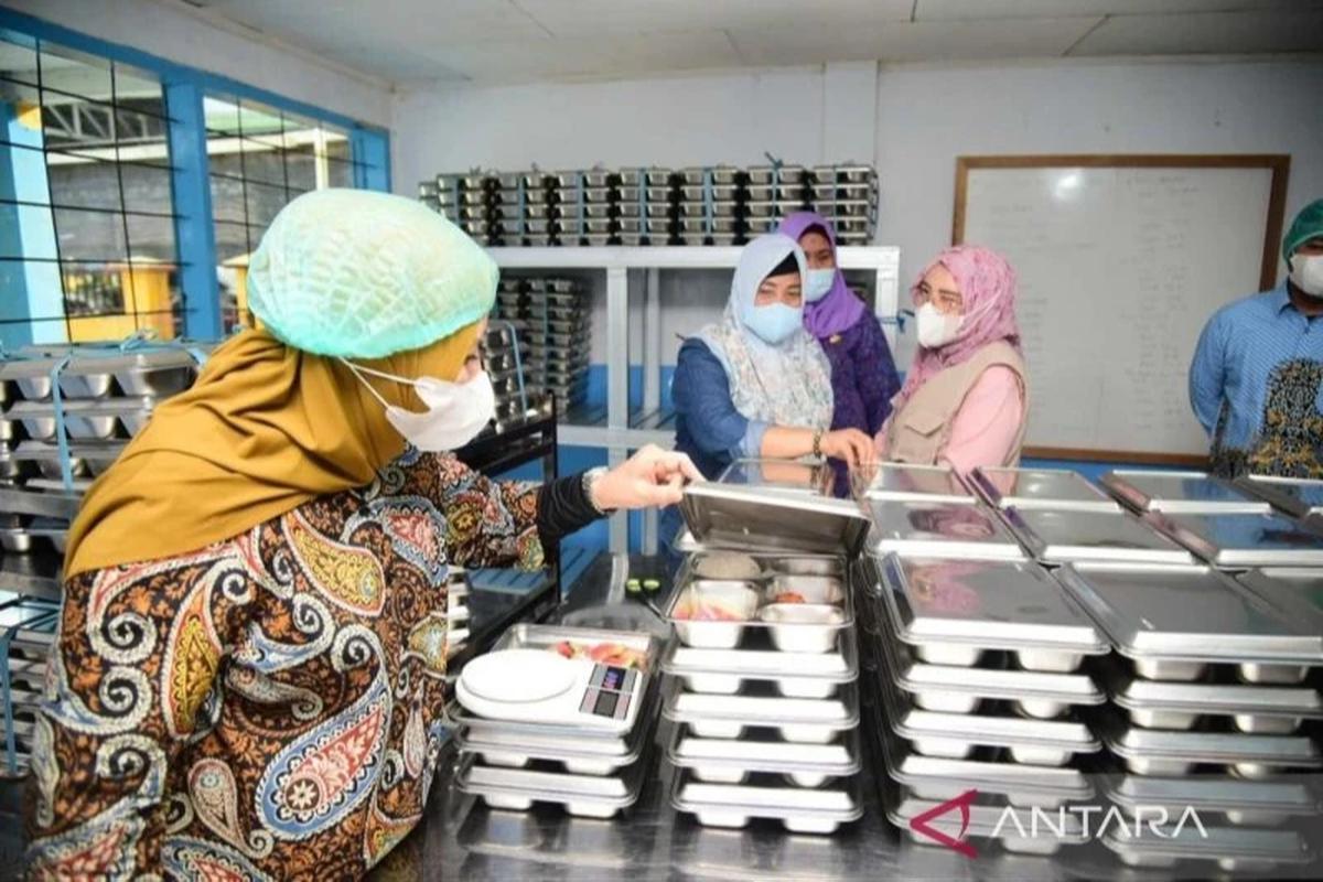 Wagub Gorontalo Dorong Evaluasi Intensif Menu Program MBG untuk Gizi Optimal