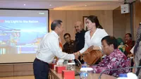 Pansus Pelindo mengunjungi Direktur Utama Pelindo II RJ Lino ( foto: dokumentasi dpr)