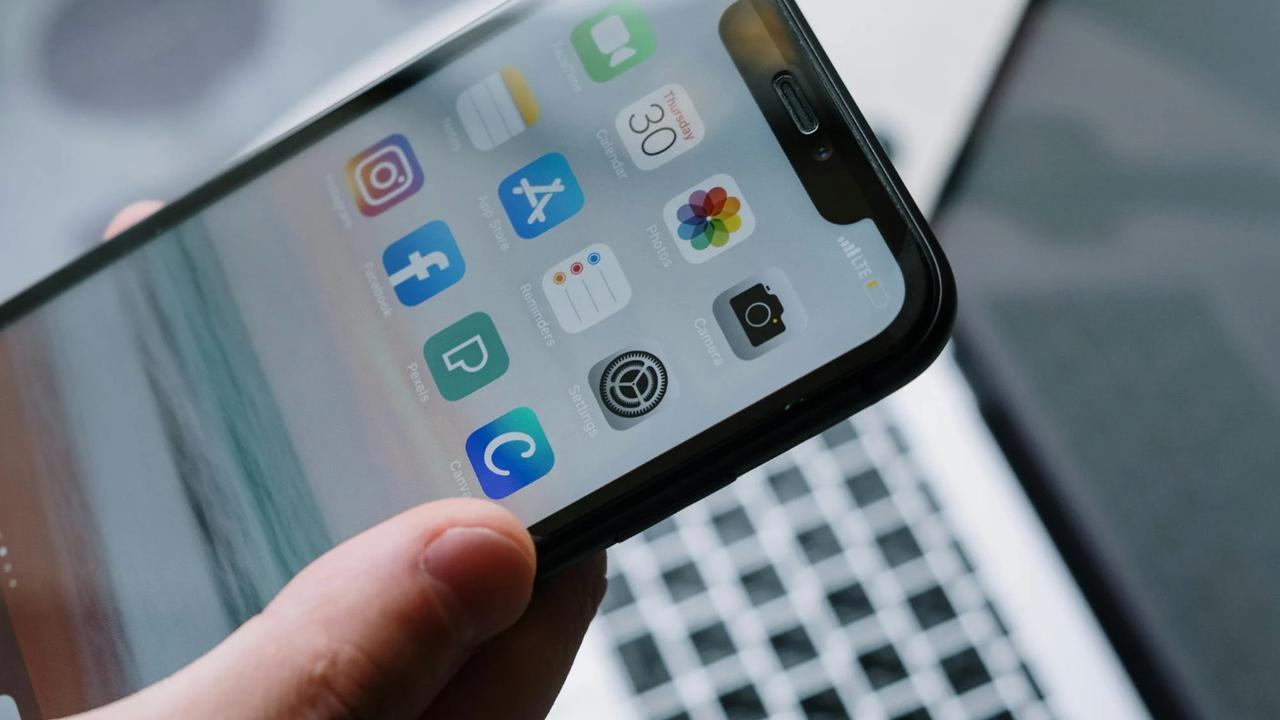 iPhone 17 Pro Diprediksi Tinggalkan Bahan Titanium, Pakai Aluminium Biar Lebih Ringan