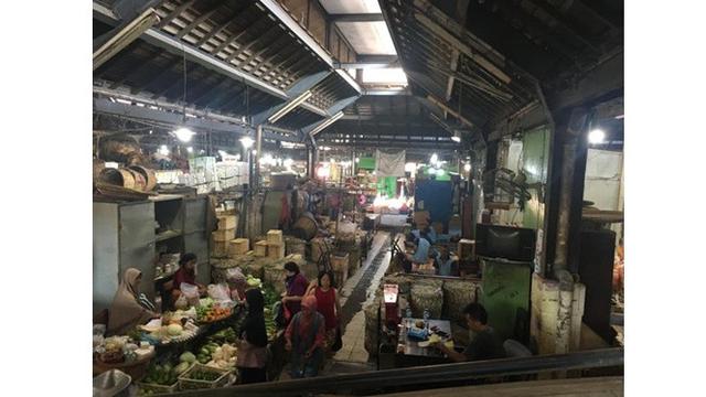 Efek Virus Corona, Ini 6 Potret Pasar Tradisional Sepi Pengunjung