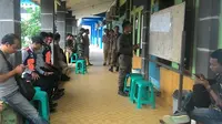 Suasana di SMK Panca Karya pasca-kecelakaan bus maut di Magelang, Jawa Tengah. (Liputan6.com/Achmad Sudarno)