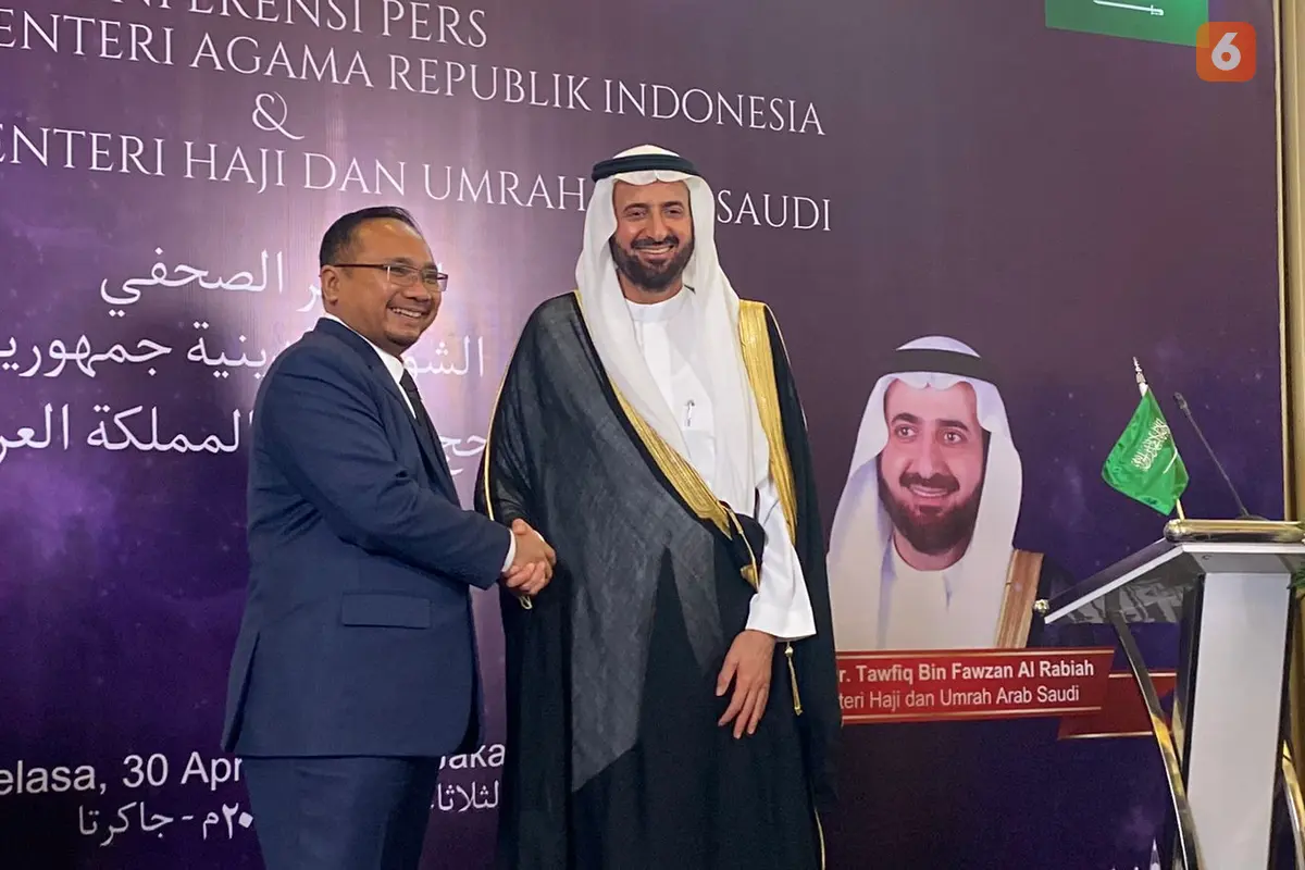 K.H. Yaqut Cholil Qoumas (Menteri Agama Republik Indonesia)  dan H.E. Dr. Tawfiq bin Fawzan Al Rabiah (Menteri Haji dan Umrah Arab Saudi)
