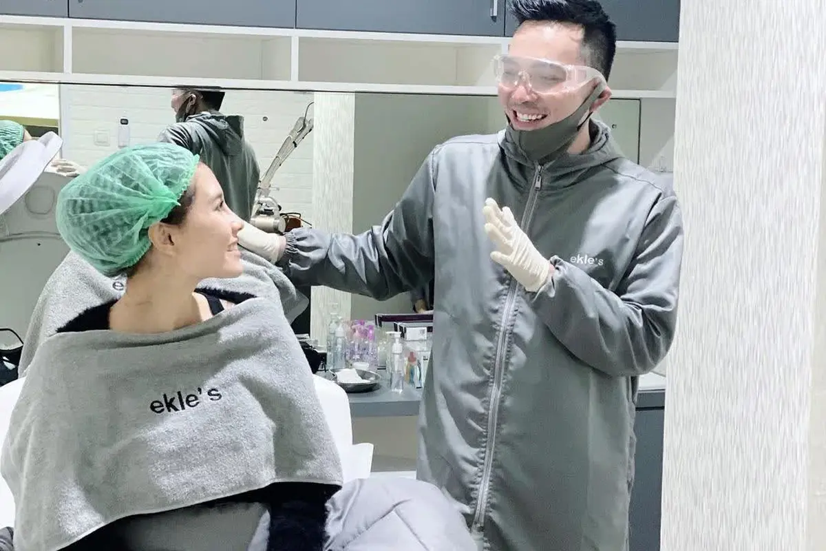 Cerita dr. Ekles Membangun Klinik Kecantikan Langgan Para Artis Seperti Ussy Sulistiawaty