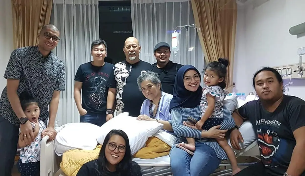 Indro Warkop dan Nita Octobijanthy