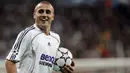 5. Fabio Cannavaro -  Pria asal Italia ini adalah bek ketiga dalam sejarah sepakbola yang mampu memenangkan penghargaan Ballon d'Or. Cannavaro menjadi kapten Italia saat meraih juara di Piala Dunia 2006. (AFP/Bru Garcia)