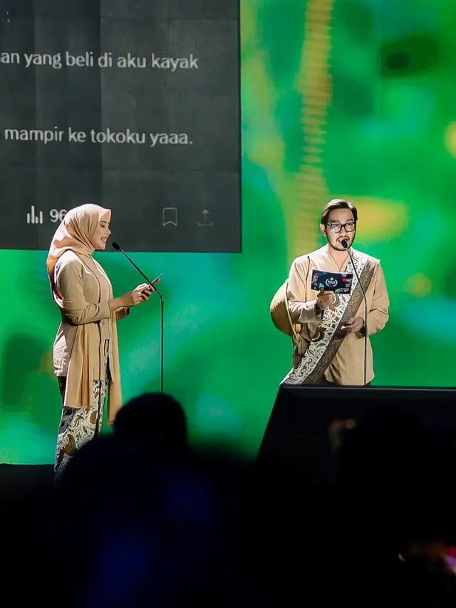 Potret Syahnaz Sadiqah Pakai Kebaya Kutubaru Krem (Instagram/syahnazs)