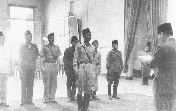 Presiden Sukarno menerima Panglima Besar Jenderal Sudirman di Gedung Agung Yogyakarta, tempat Presiden berkantor selama Ibu Kota pindah ke Yogyakarta. (Ist)