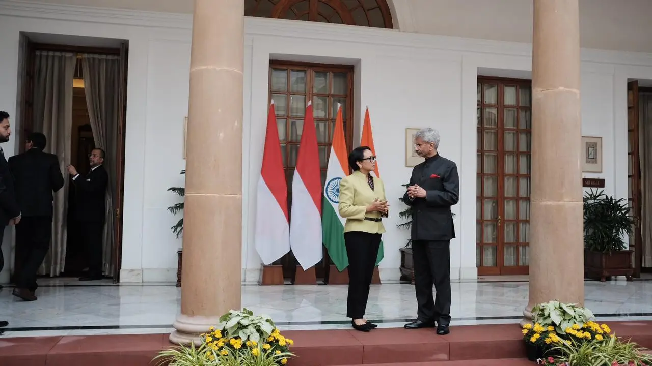 Menlu Retno melakukan kunjungan kerja ke India.