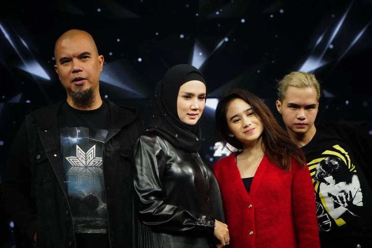 Punya Panggilan Mami, Ini 7 Potret Kebersamaan Mulan Jameela dan Dul Jaelani