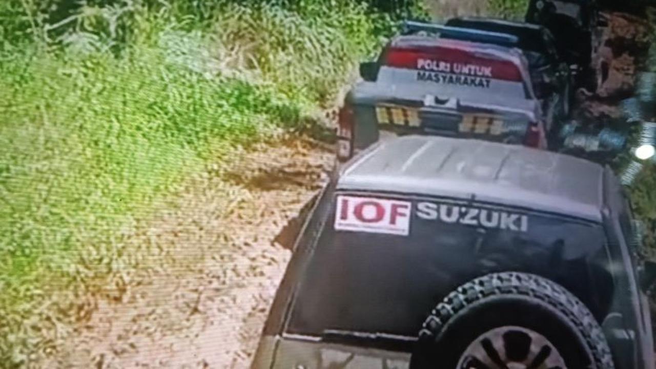 Pemkab Pasaman Barat Salurkan Bantuan Bencana ke Talamau Gunakan Mobil Offroad