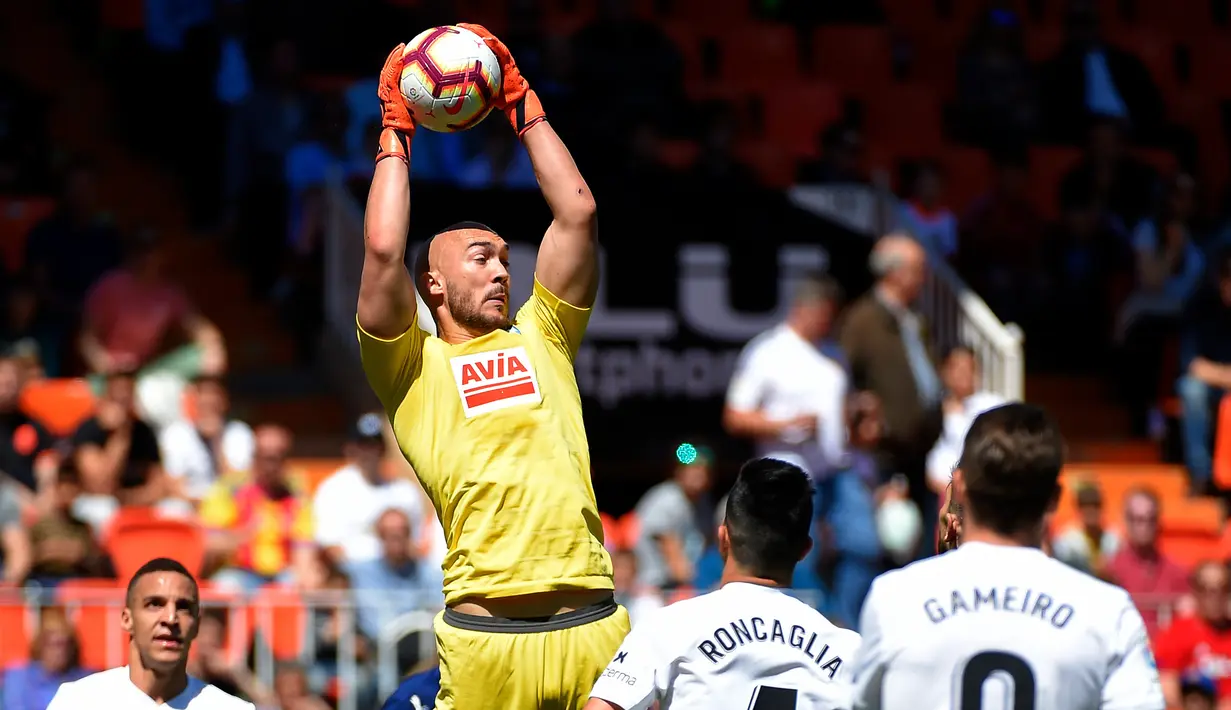 Meski begitu Marko Dmitrovic gagal membawa Eibar menang atas Atletico Madrid. (Foto: AFP/Jose Jordan)