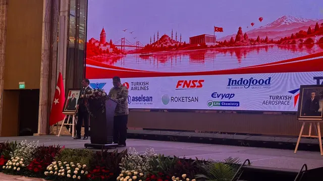 Wakil Menteri Pertahanan RI Yusuf Jauhari saat memberikan sambutan dalam resepsi peringatan Hari Republik Turki di Jakarta, Kamis (29/10/2026).