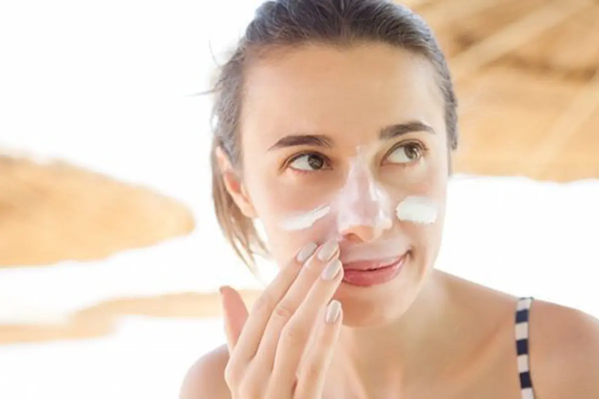 Sunscreen/copyright Shutterstock.com