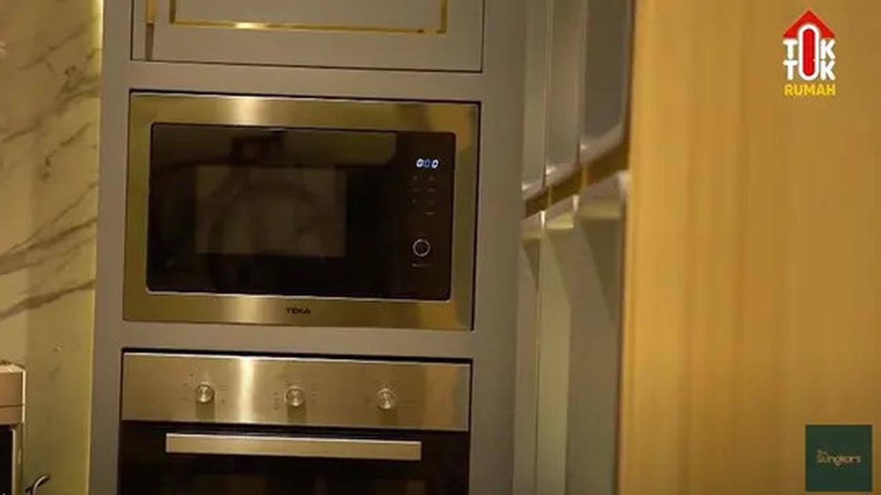 Transformasi Dapur Zaskia Sungkar, Dari Sederhana Menjadi Mewah dan Fungsional