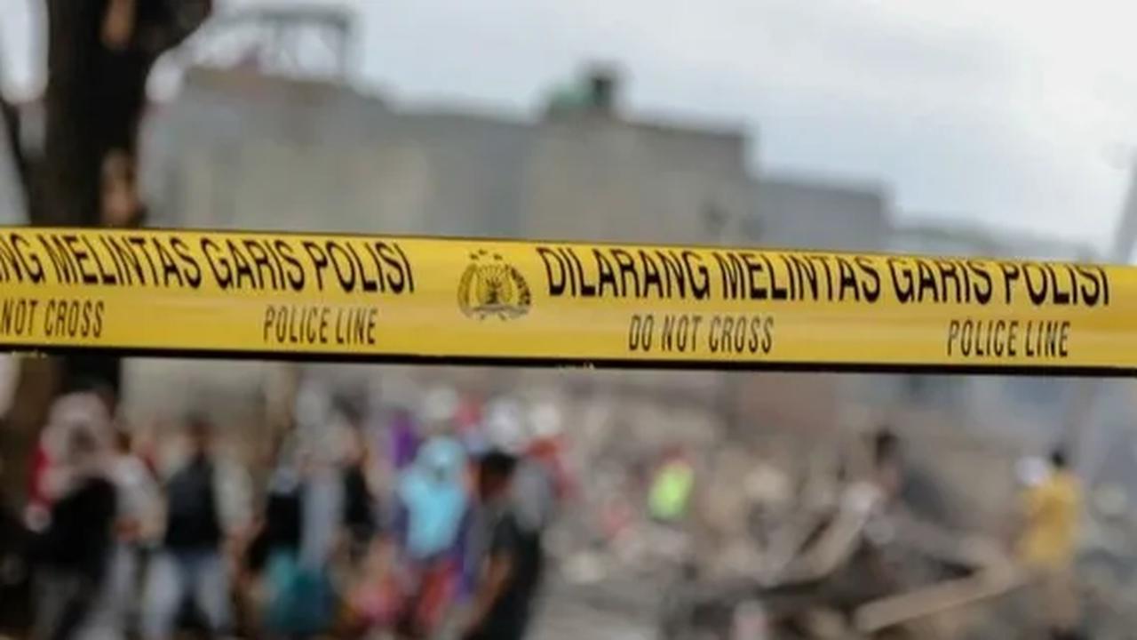 Sembilan orang ditangkap polisi dan satu orang ditetapkan sebagai tersangka kepemilikan senjata tajam. Kasus masih diselidiki polisi.