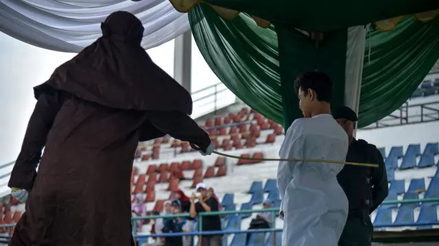 3 Warga Aceh Pelaku Zina Dihukum Cambuk 100 Kali