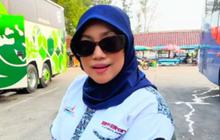 Wanita Tangguh dan Cantik Jadi Sopir Bus PO Epa Star Tronton, Sang Anak Kuliah S2 di Italia