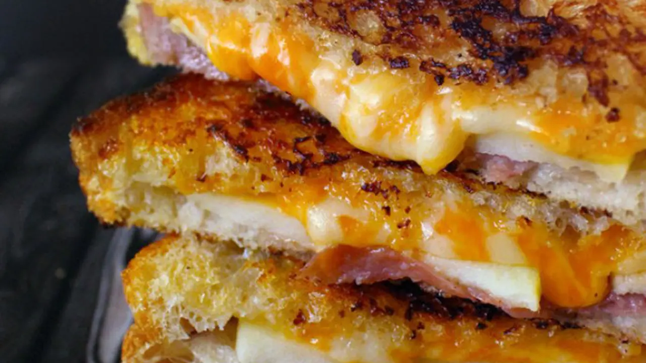 [Bintang] 10 'Sandwich' Keju yang Lebih Seksi dari Cewek Berbikini